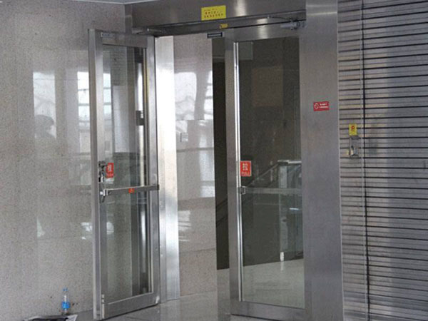 不銹鋼玻璃防火門(mén)