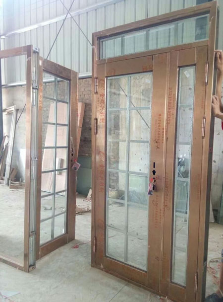 不銹鋼門生產(chǎn)車間