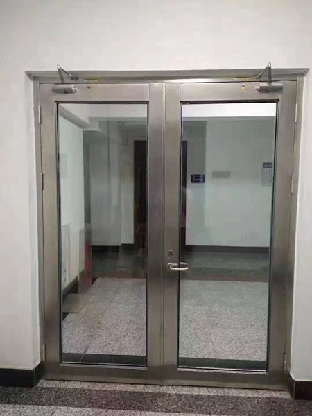 不銹鋼玻璃防火門(mén)安裝效果圖